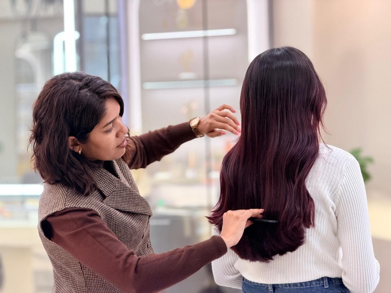 Combing out a glossy blow-dry