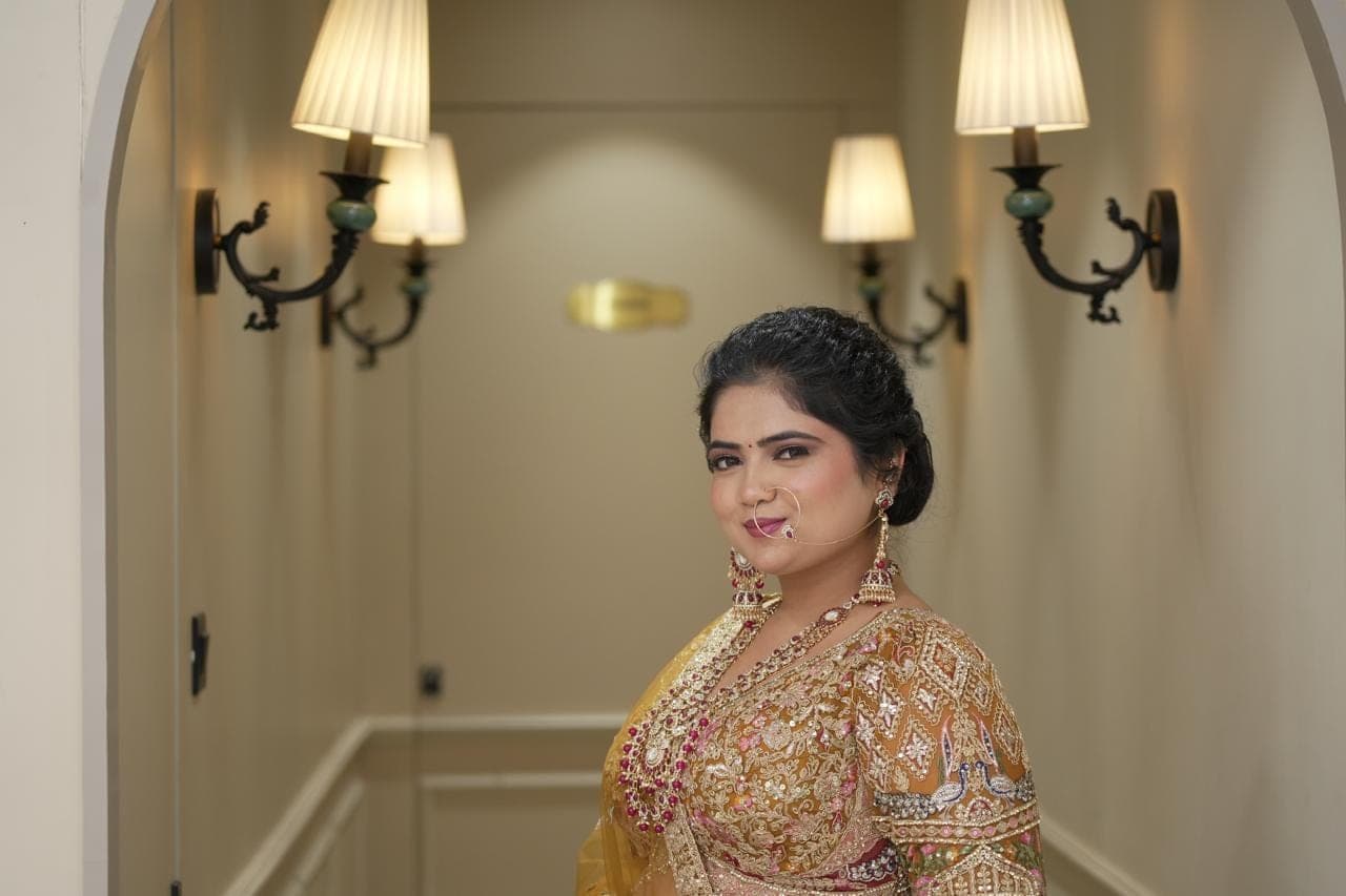 Gold bridal portrait at the venue